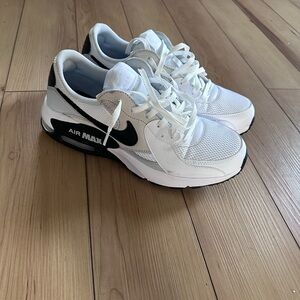 Nike Air Max men’s 10 NWOT